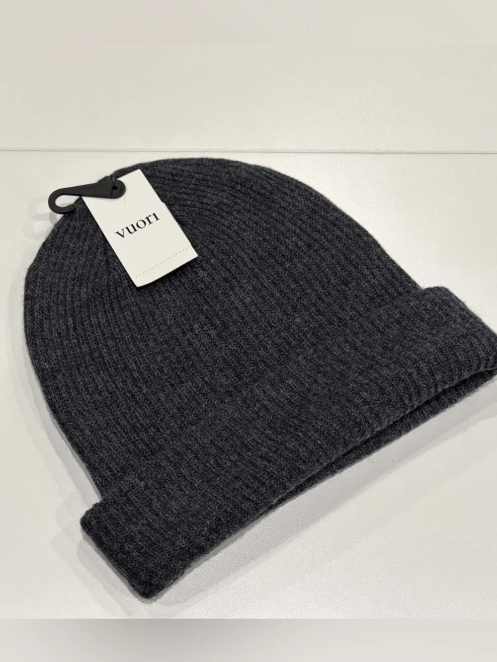 Vuori Douglas Beanie Grey Men's Women's Adult Hat NWT Soft Cashmere Blend
